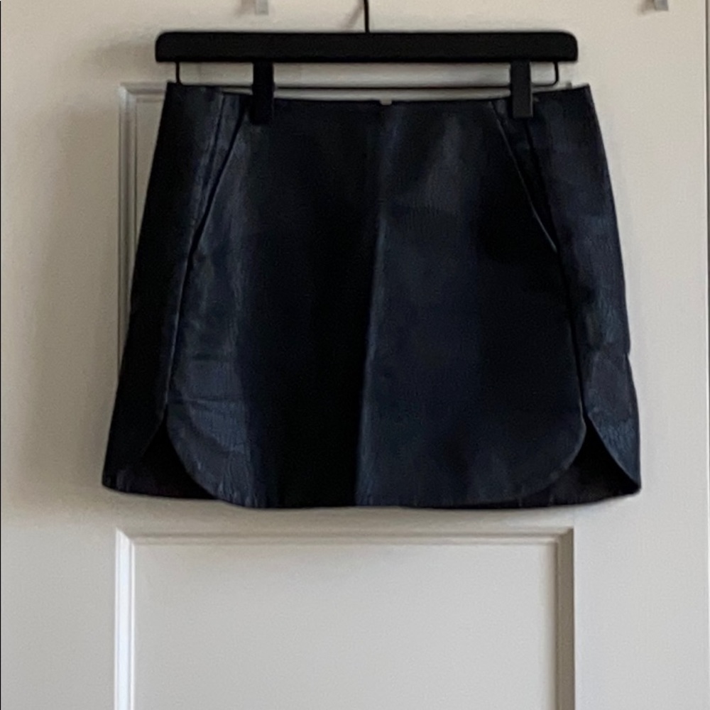 Faux leather mini skirt